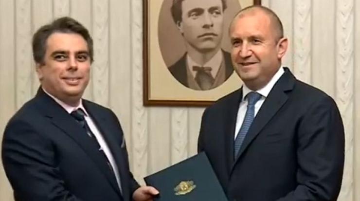 Асен Василев получи мандата за ново правителство