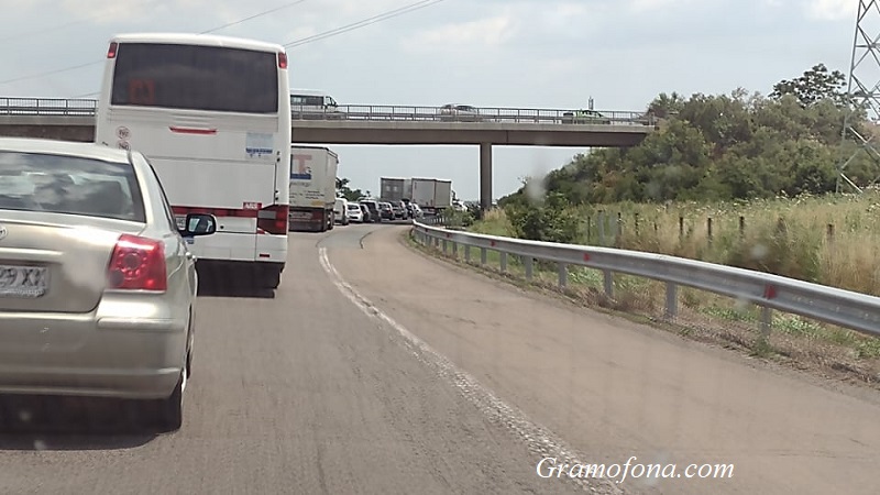 Жестоко задръстване на магистралата преди Бургас