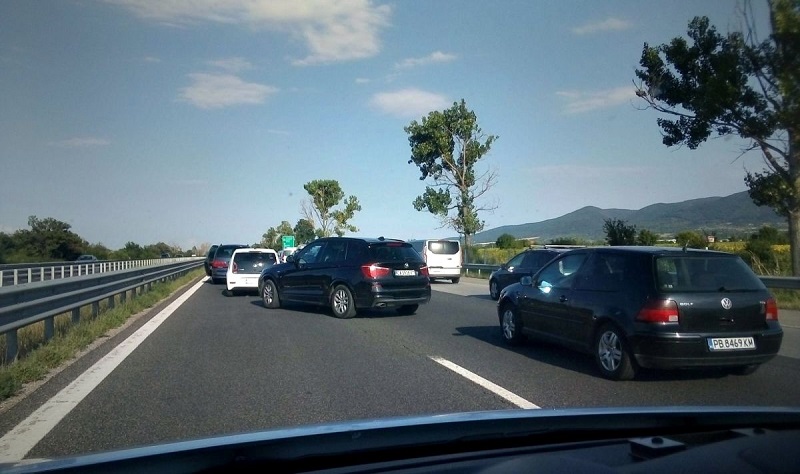 Двама полицаи в болница след катастрофа на АМ Тракия