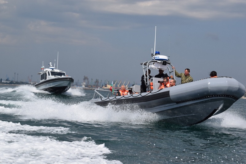 Три бързоходни лодки и патрулен катер за Военноморските ни сили