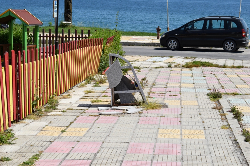 Вандали в Приморско