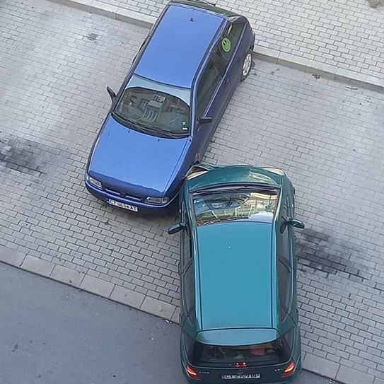 В Стара Загора издирват жена, блъснала се в единствената кола на паркинг