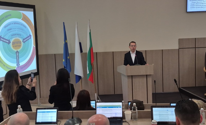 Общинският съвет в Бургас избра с мнозинство д-р Благомир Здравков за управител на Детската болница „Св. Анастасия“