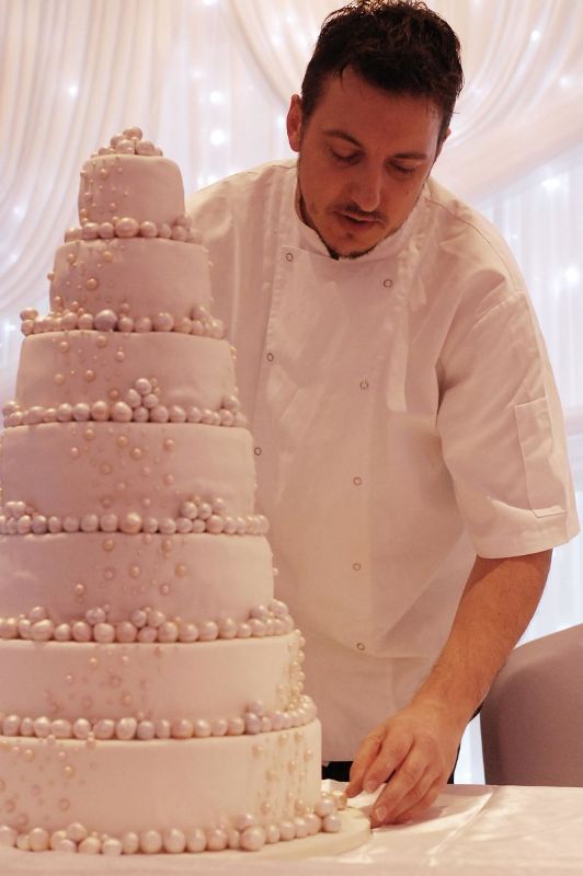 Братът на Владо Карамазов ще прави една от тортите за сватбата на Меган и Хари