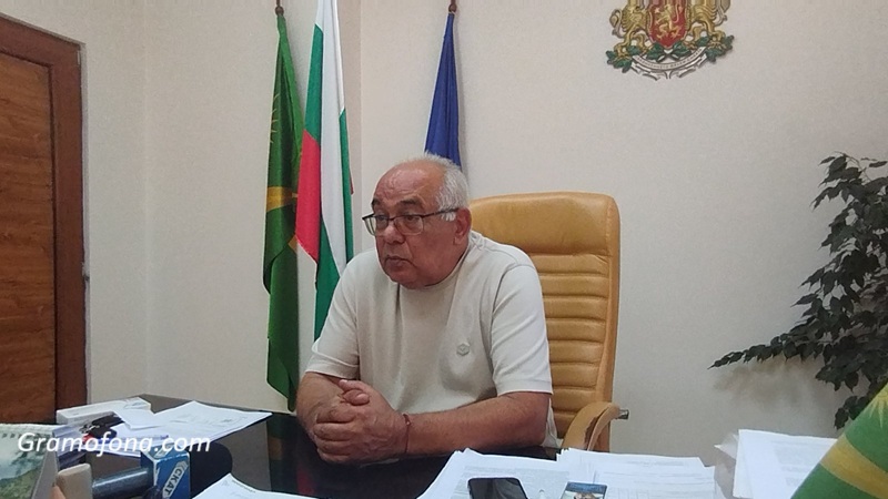 Кметът на Карнобат за безводието