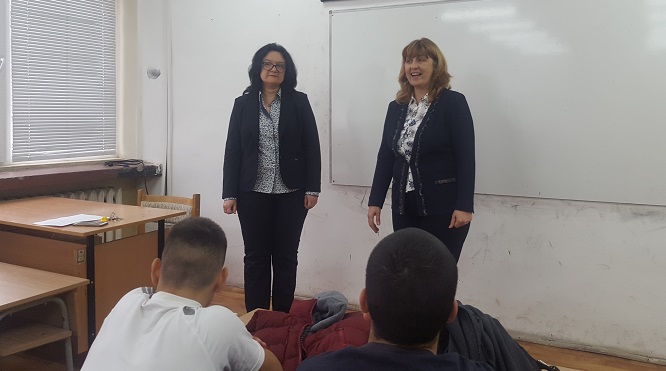 Окръжни магистрати развиват активна образователна дейност в бургаски гимназии