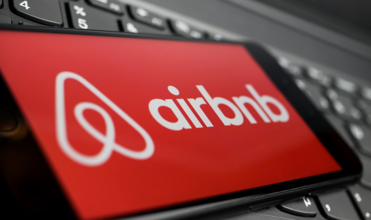 Жителите на Русия и Беларус вече няма да могат да резервират настаняване през Airbnb