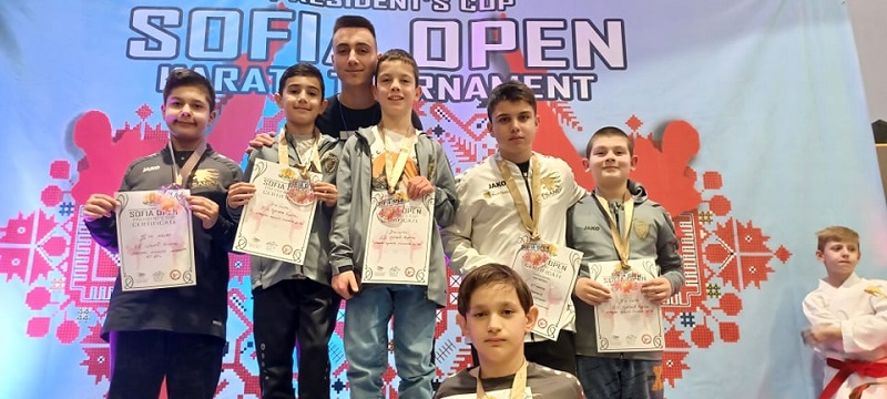 Бургаските каратеки на клуб Цанев с победи на най-големия карате форум в България