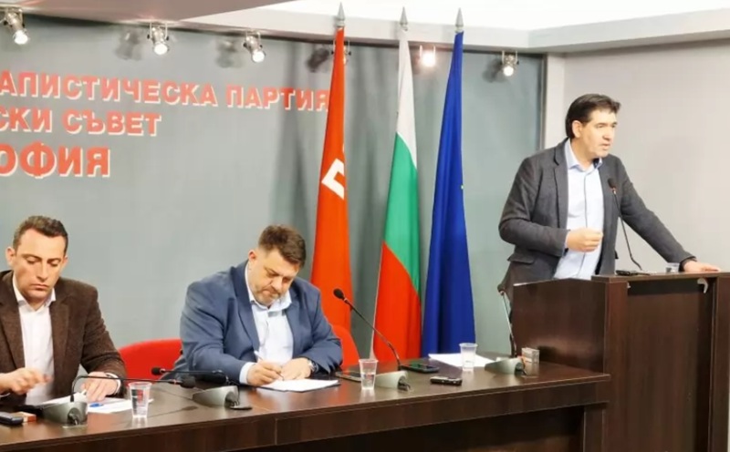 И зам.-шеф на БСП поиска смяна на лидера Атанас Зафиров