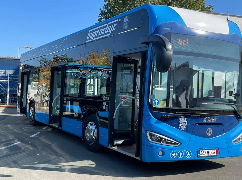 МФ иска да смени всички градски и училищни автобуси с електрически
