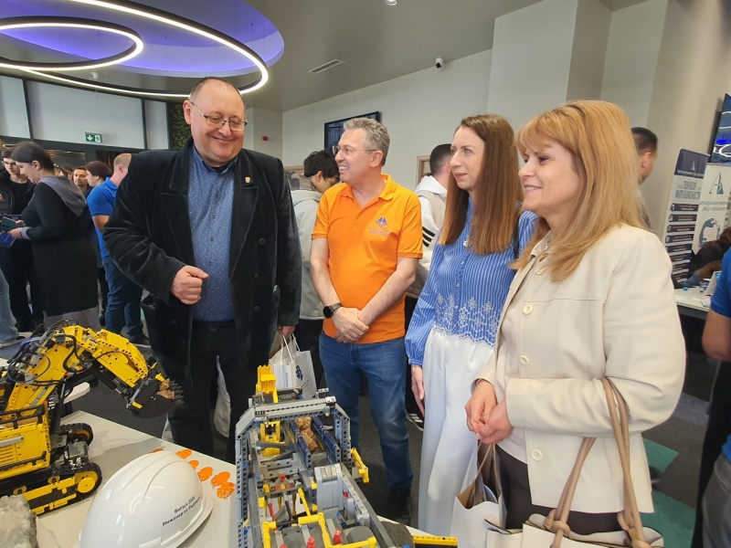 Най-големият образователен форум събра 16 университета и над 20 училища в Бургас