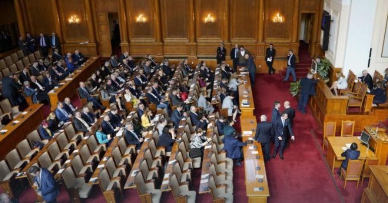 Официално: България е в извънредно положение за месец 