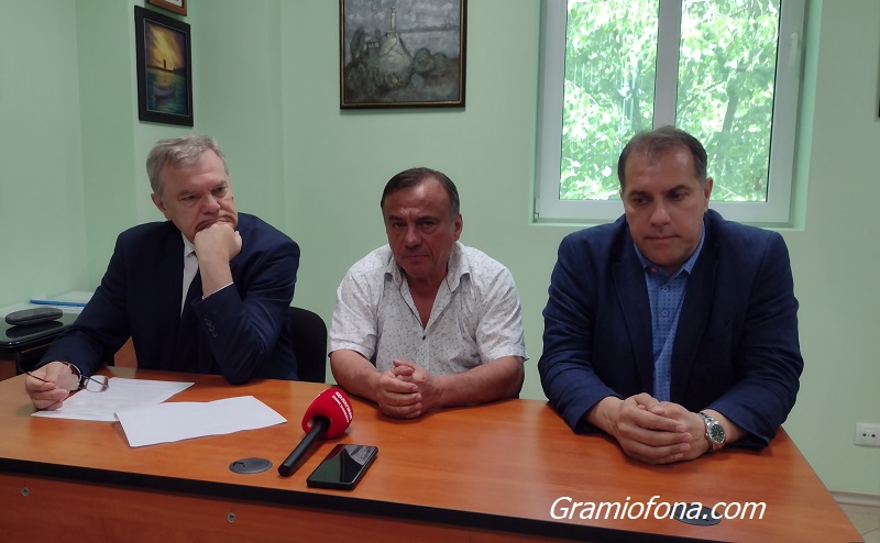 Румен Петков с жалба до Европейската прокуратура срещу Урсула фон дер Лайен