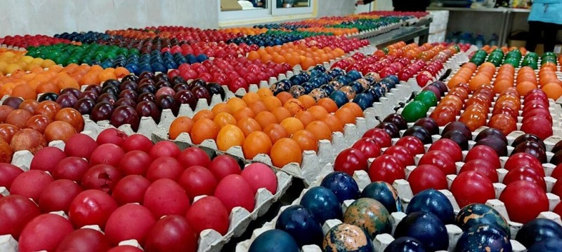 2300 яйца боядиса на Велики четвъртък  Домашен социален патронаж – Карнобат 