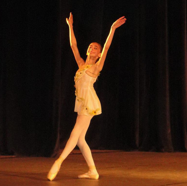 Балерина от Бургас се завърна с награда от Италия