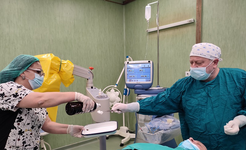 В Очно отделение на УМБАЛ Бургас възстановиха зрението на млада жена с катаракта