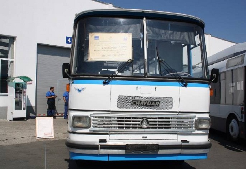 Реставриран „Чавдар“ на Ретро парад в Бургас