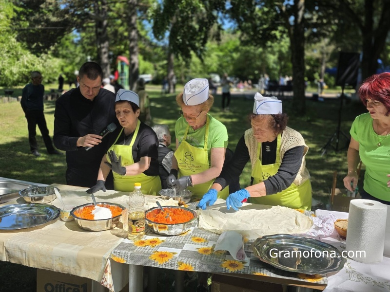 С весело настроение и домашни гозби започна „Вкусна Странджа“ в Малко Търново