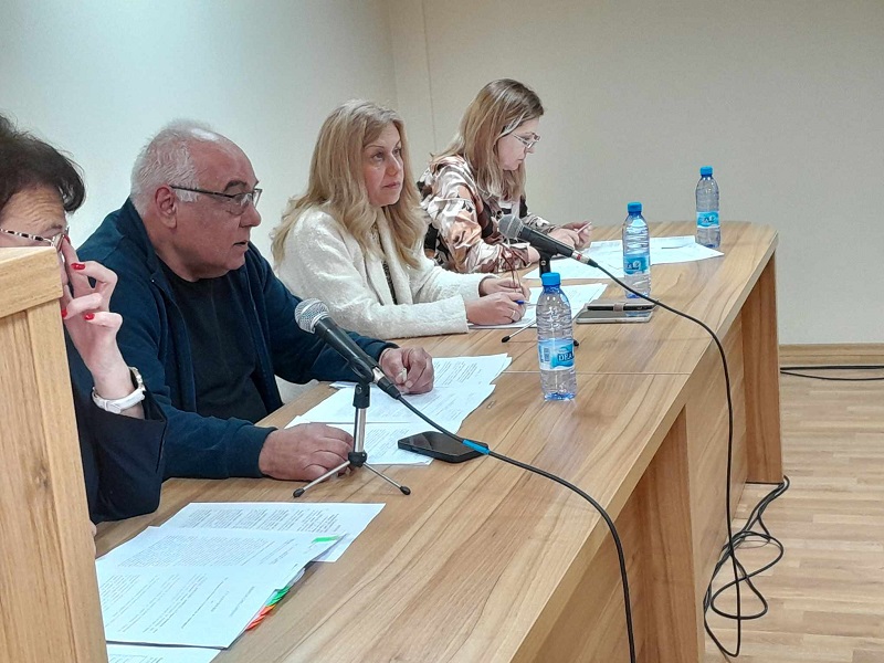 Пристигнаха електробусите за градския транспорт в Карнобат