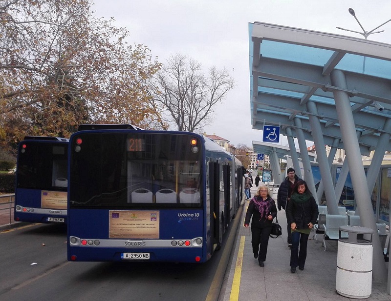 Качваме се и от втора врата на градските автобуси