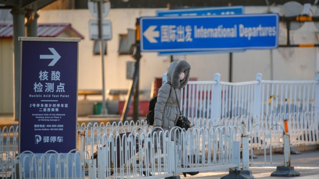 Китай отмени карантината за пристигащите в страната