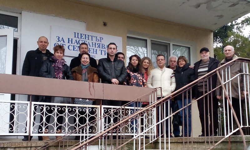 Лайънс обществата от Несебър, Бургас и Панагюрище в обща акция за децата в Средец