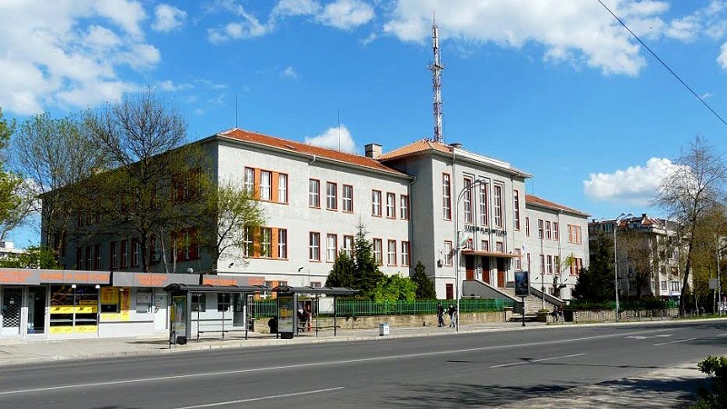 Професионалната гимназия по механоелектротехника и електроника в Бургас получи днес имейл за бомба