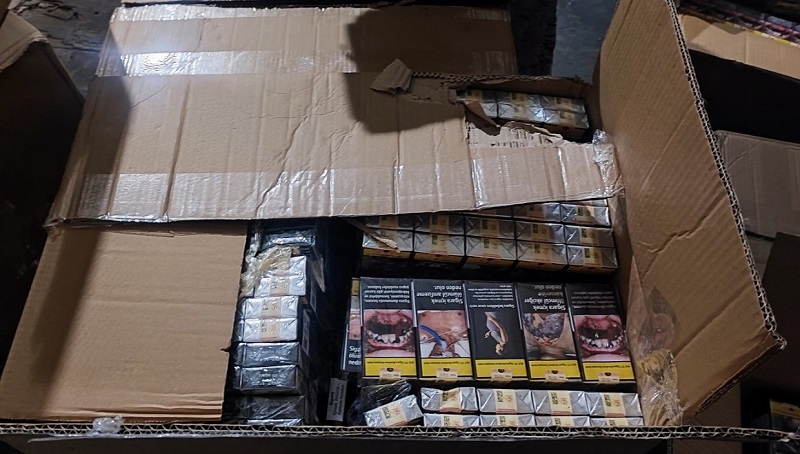 Контрабандни цигари в два товарни автомобила откриха митническите служители на МП Лесово