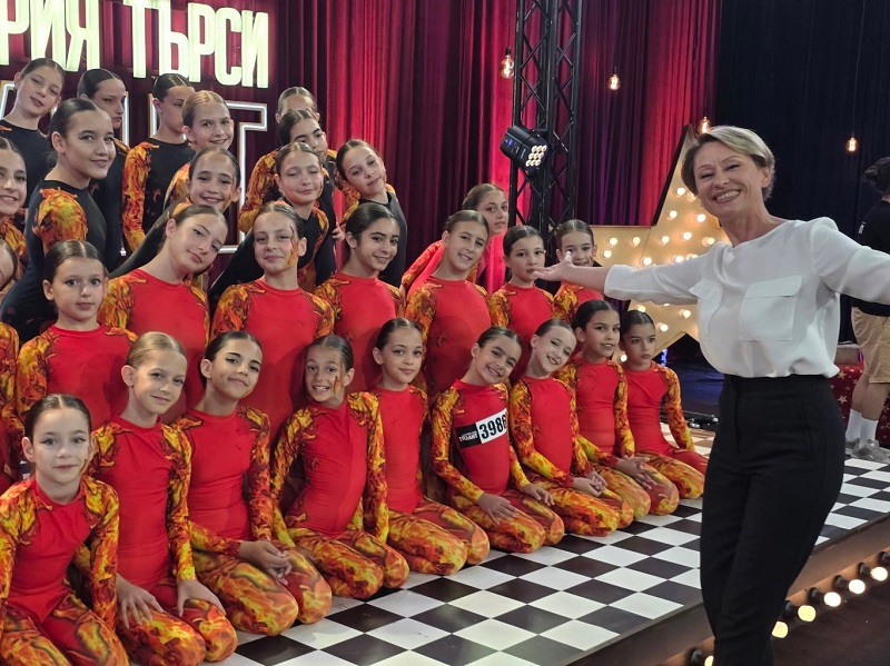 Подкрепете бургаската танцова школа „Estrella“ – близо е от големия финал на „България търси талант“