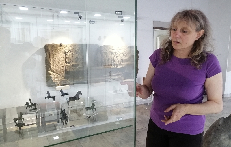Нова колекция от фигури на тракийски конник е изложена в Бургас