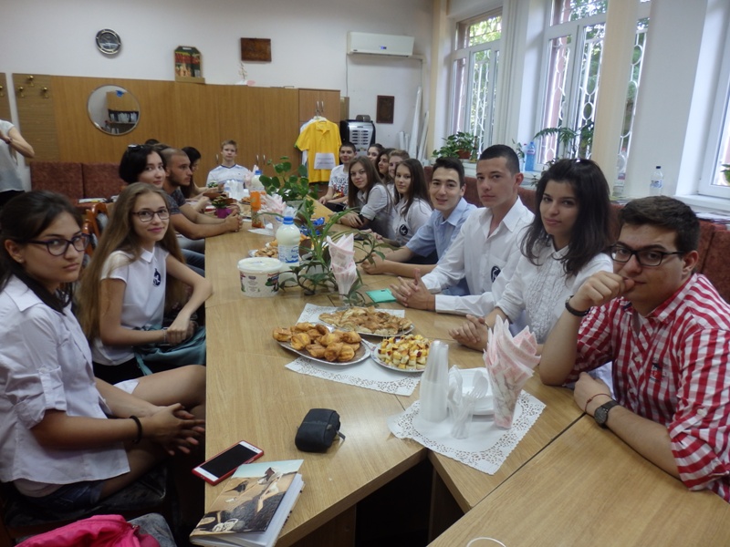 На закуска с директора в Руската гимназия