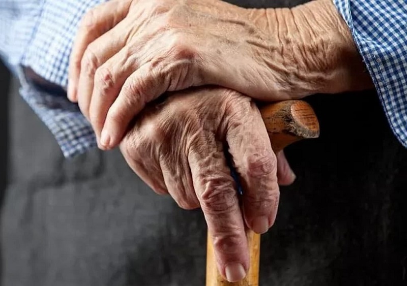 Домашни помощнички системно обирали 90-годишен мъж от Средец