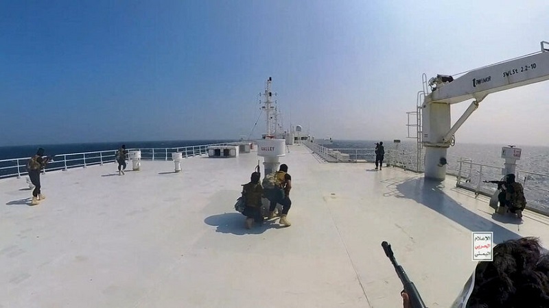 Кораб с 8 българи на борда е отвлечен край Йемен