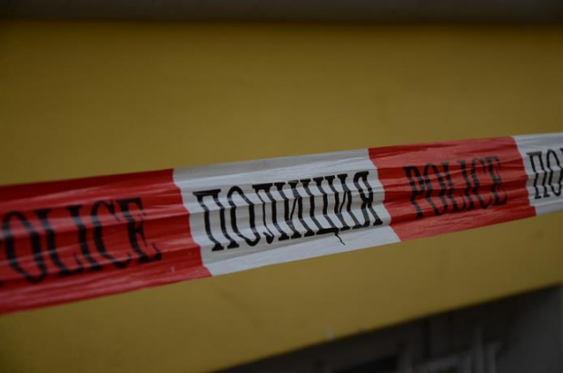 Откриха мъртъв мъж в Пловдив с метални предмети, забити в тялото
