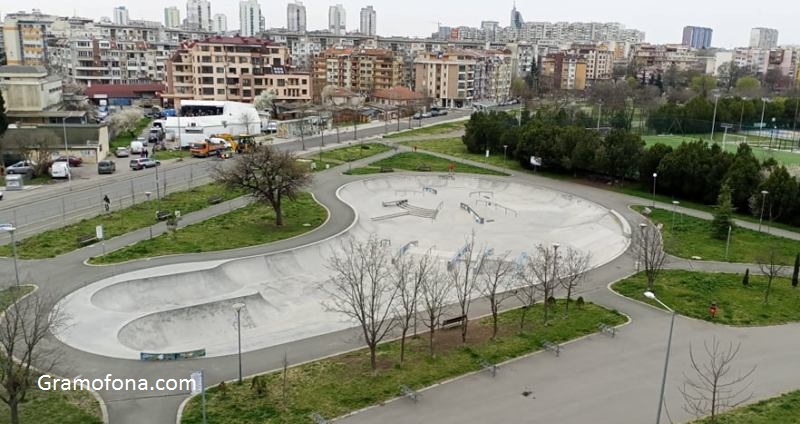 Скейт паркът в Бургас опустя