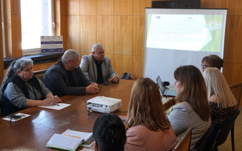 Инсталират фотоволтаична система в Дневния център за деца с увреждания в Средец