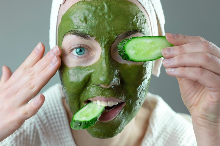 Да позеленеем не от завист, а за красота: Как да използваме зелена глина за лицето и косата
