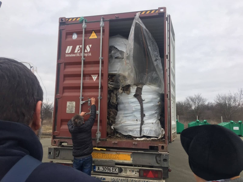Прокуратурата категорична: Италианският боклук на порт Бургас не е токсичен