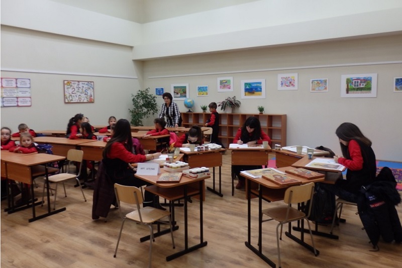 РЗИ: Първокласниците от ОУ „Любен Каравелов“ трябва да се преместят в други класни стаи