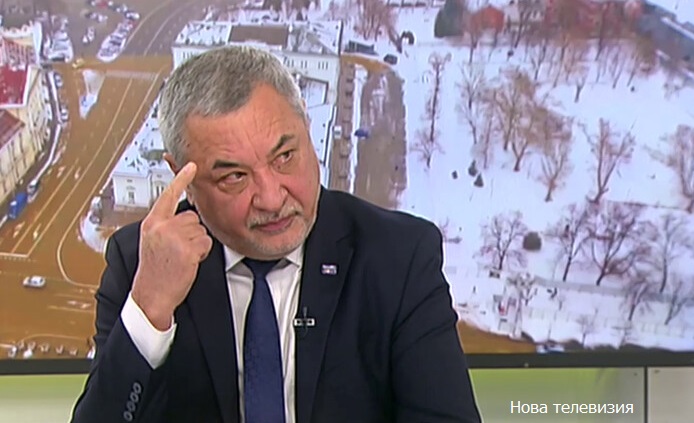 Валери Симеонов: Не съм показвал среден пръст, попитах ги къде им е умът