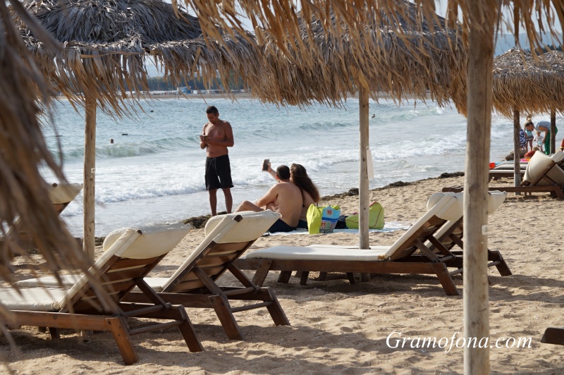 Бизнесдама взема плажове в Несебър и Равда, охранителна фирма – в Черноморец