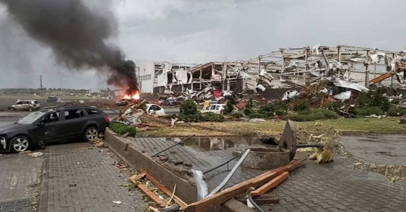 Торнадо в Чехия, има жертви и ранени