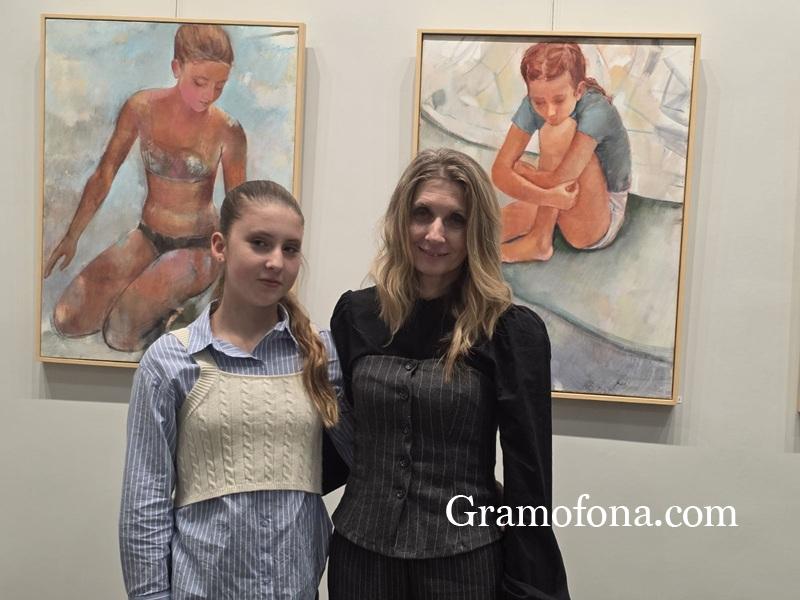 Художникът Анелия Николова: Постоянно бягаме за някъде, но пред картините се спираме