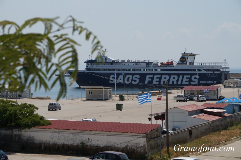 Силен циклон прекъсна фериботните връзки в Гърция 