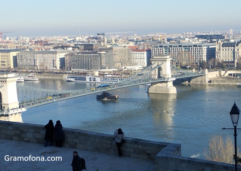 В Унгария започна изборът на нов парламент