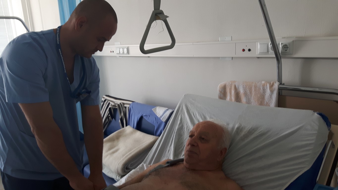 За първи път в Бургас - ортопеди взеха кост от крака на пациент, за да спасят ръката му