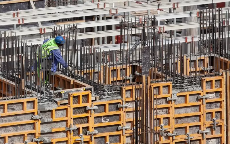 Бюджетните заплати пак изпреварват частните