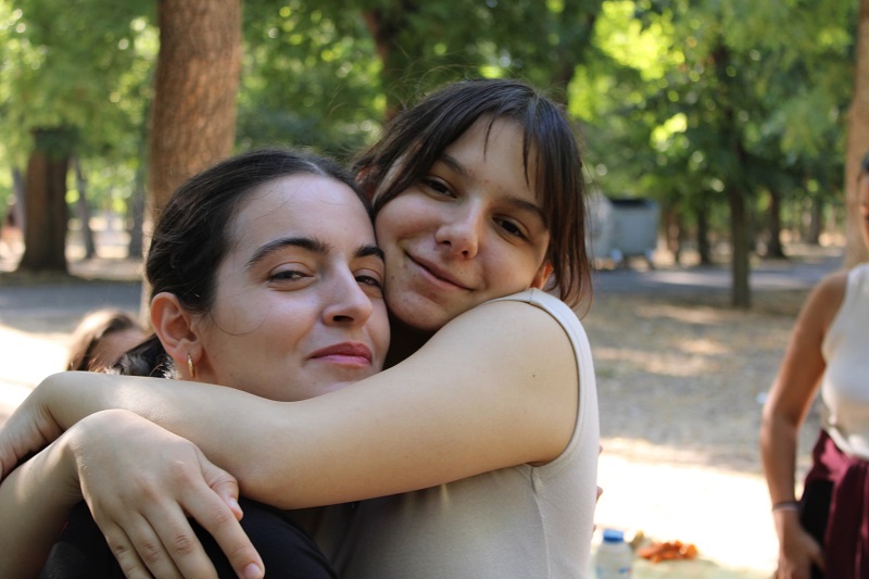Бургаски младежи се учат да общуват отново
