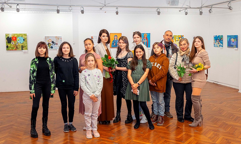 Съвременни български художници през погледа на деца