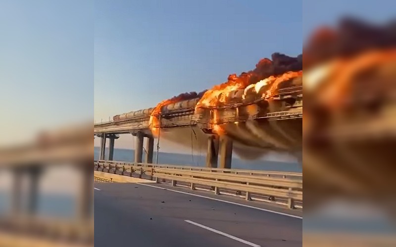 Гори Кримският мост (ВИДЕО)